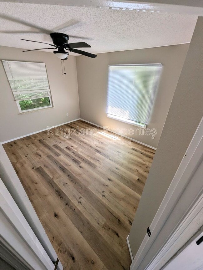 Building Photo - 2217 Wendy Way Dr