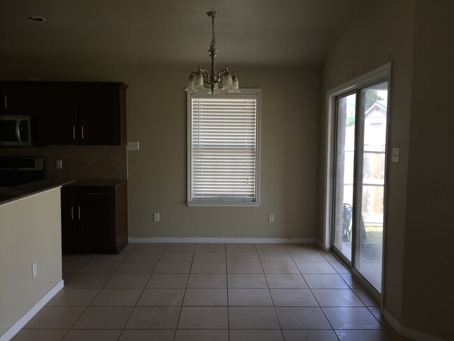Building Photo - 707 Bighorn Dr