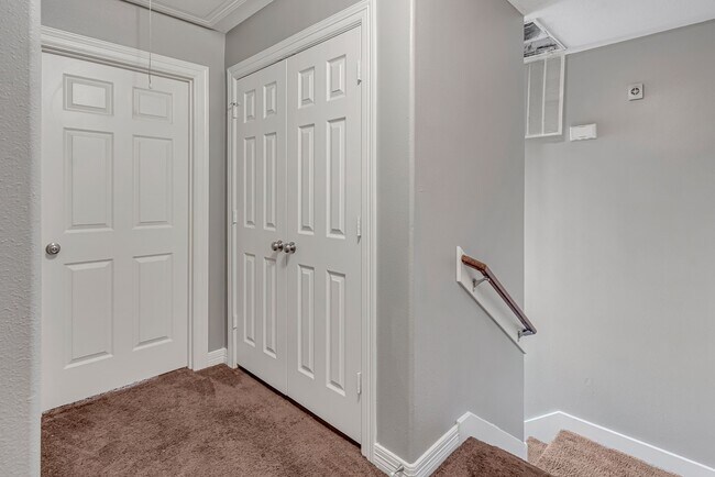 Building Photo - 1802 Eubanks St