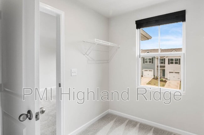 Building Photo - 828 Knox Crst