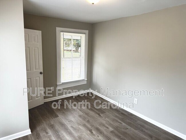 Building Photo - 213 Irma Ave