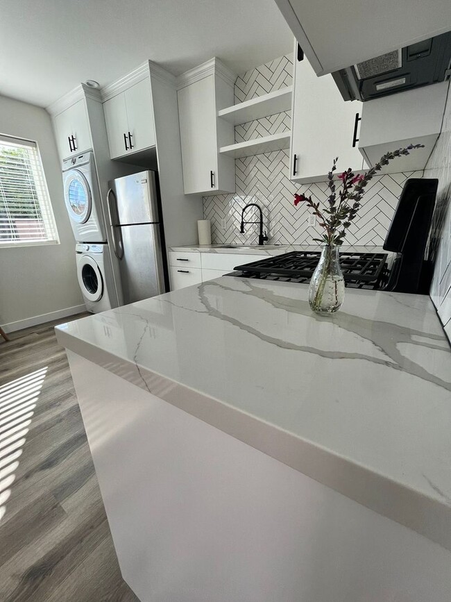 Building Photo - Charming 1-Bedroom ADU in West Hills!