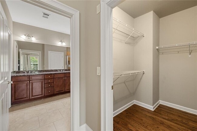 Building Photo - 3662 Ashford Creek View NE