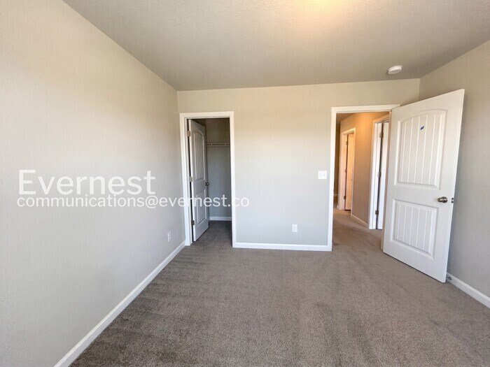 Building Photo - 6361 Old Glory Dr