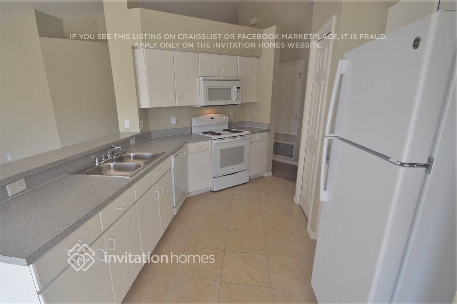 Building Photo - 22828 Roderick Dr