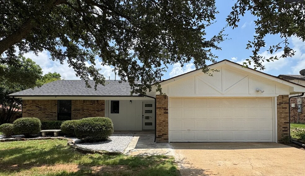Primary Photo - 2731 Kimberly Dr
