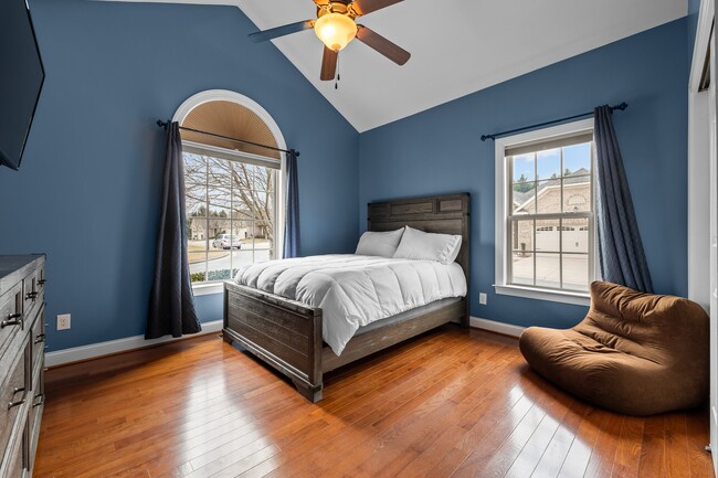 Building Photo - 1923 Strathmore Dr