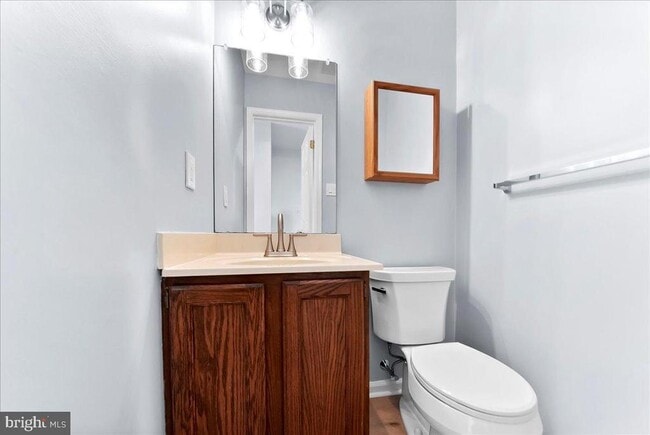 Building Photo - 11 Algonquin Ct