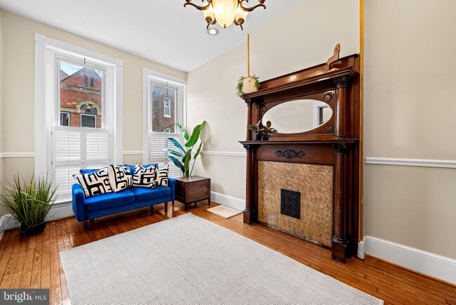 Building Photo - 1402 Light St