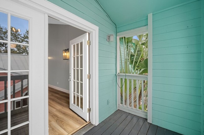 Building Photo - Spacious 2BR/2BA third floor South Tampa c...