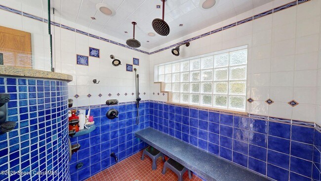 Building Photo - 275 Bonita Dr