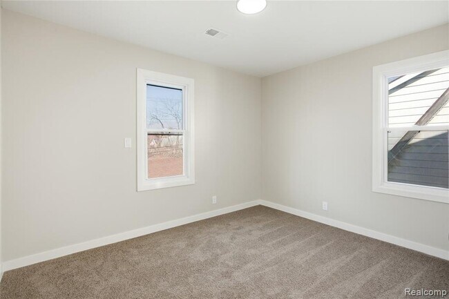 Building Photo - 14615 Winthrop St