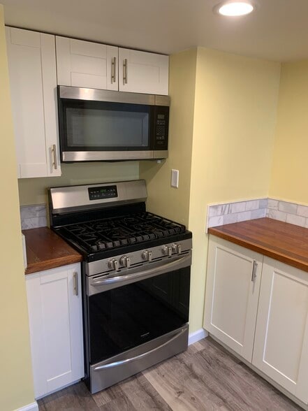 Building Photo - 2541 Bittersweet Ln