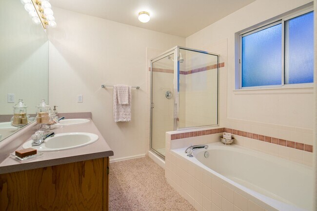 Building Photo - Spacious and Serene Home with Ideal Location near Parks, Trails, and Schools!