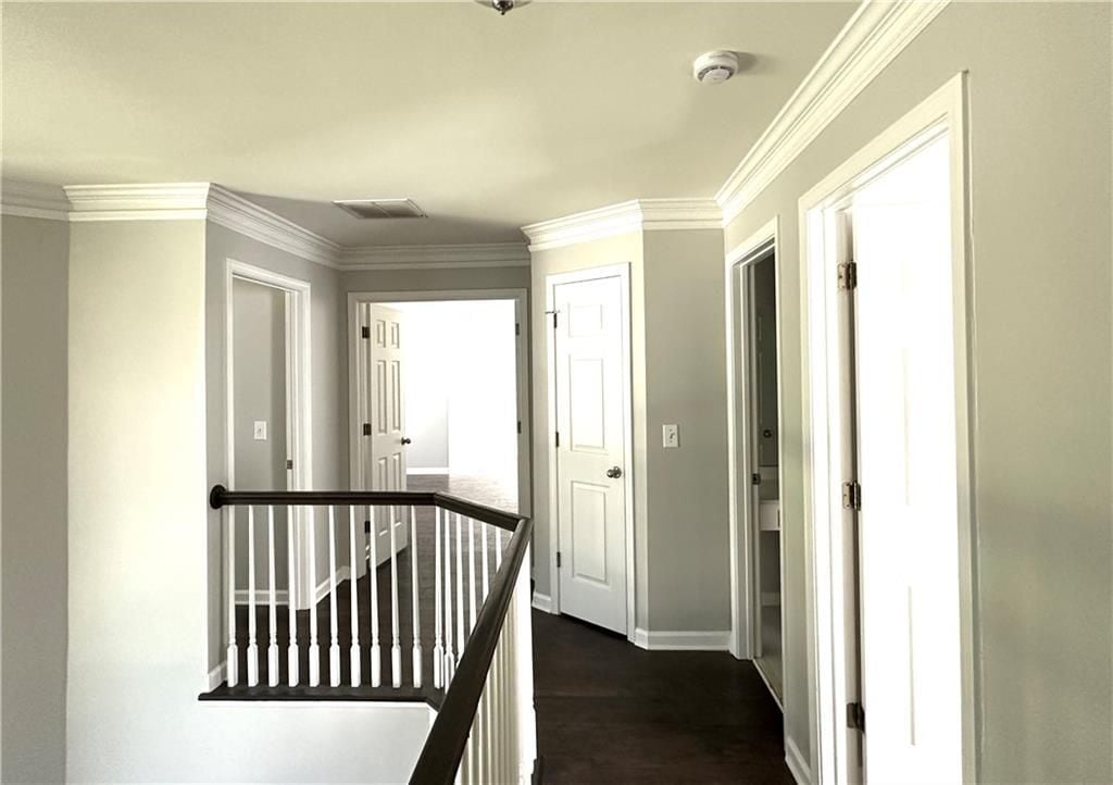 Building Photo - 2020 Bentwood Ct