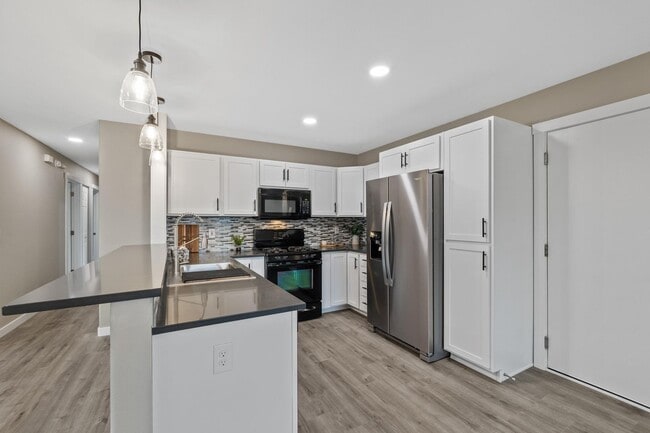 Building Photo - Updated Single Level Home In Post Falls