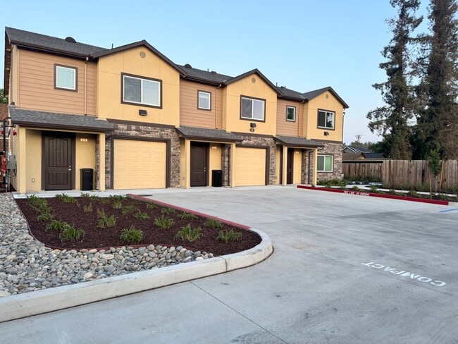 Building Photo - 938 N Olive Ave