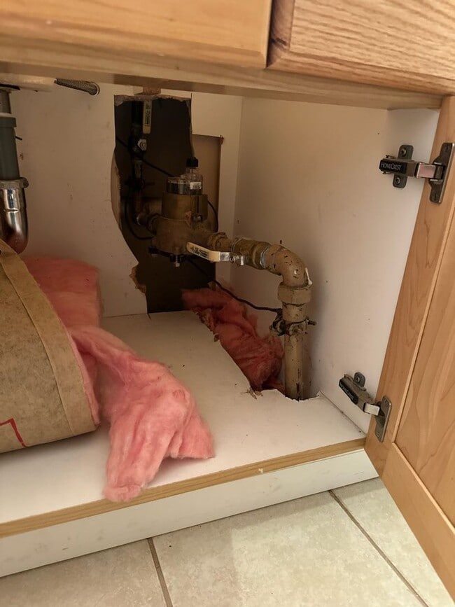 Building Photo - 3 bed, 2 bath home on the NW side