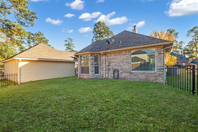 Building Photo - 35 W Pines Dr