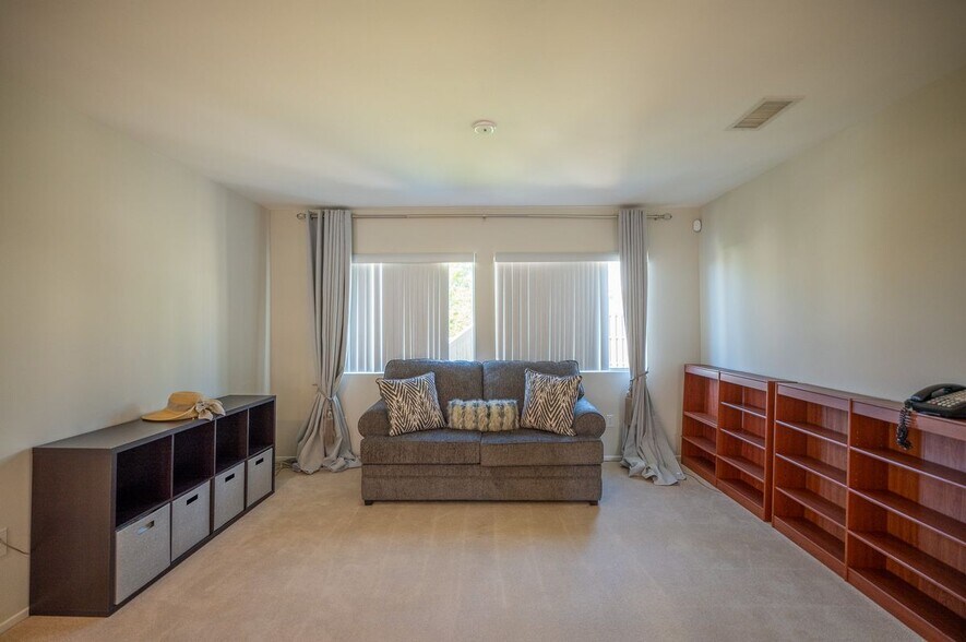 Building Photo - 12207 Vía Santa Marta