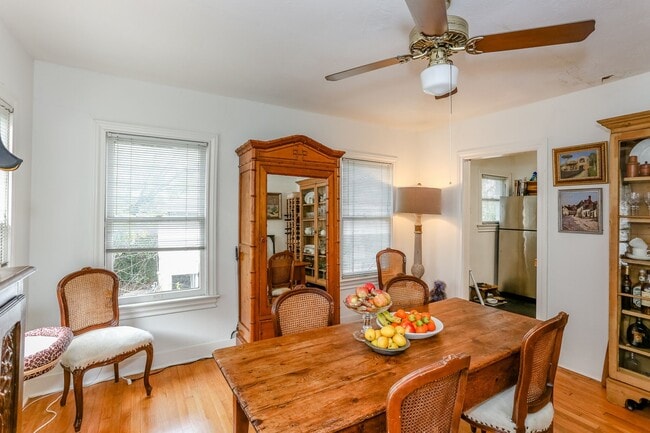 Building Photo - 1740 Banks St