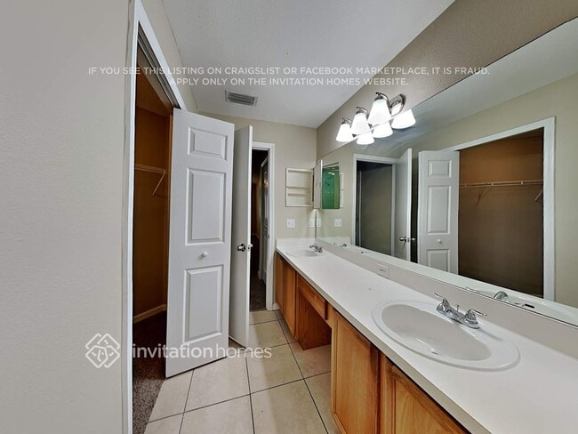 Building Photo - 11703 Brenford Crest Dr