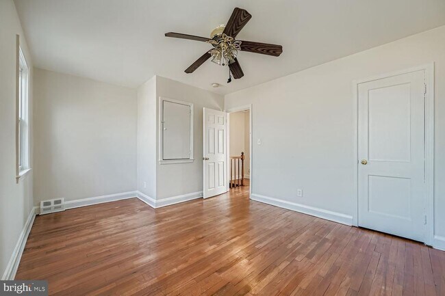 Building Photo - 571 Welbrook Rd