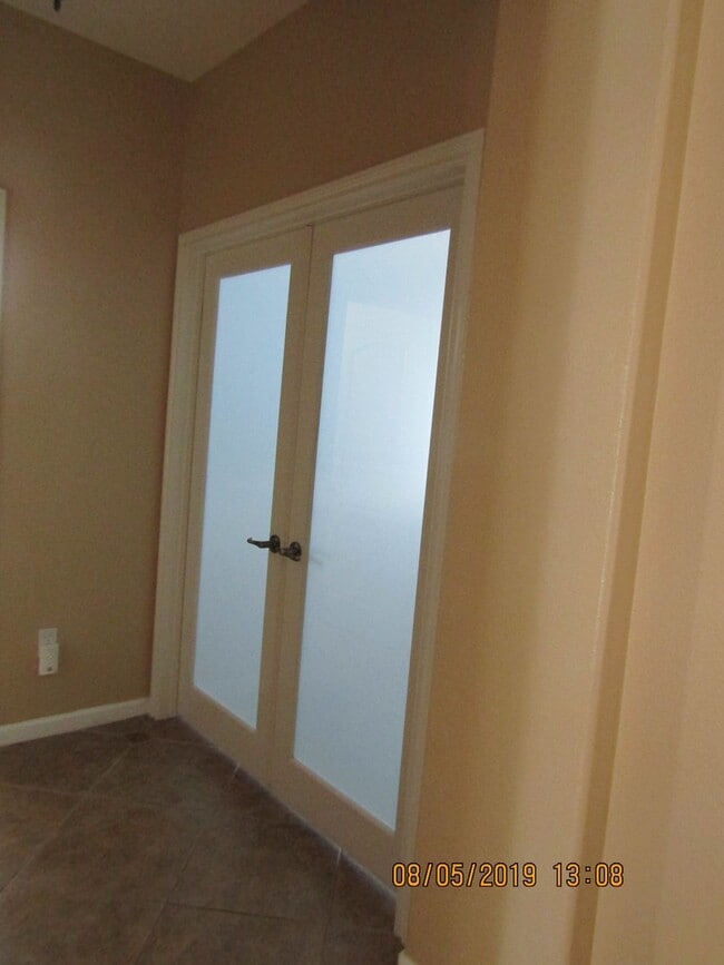 Building Photo - Beautiful Traditions Single Story Home is Centrally Located Near Shopping/101 Frwy