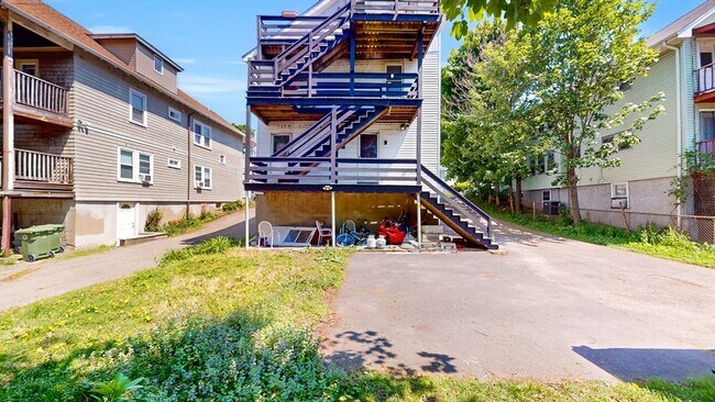 Building Photo - 29 Fifield St