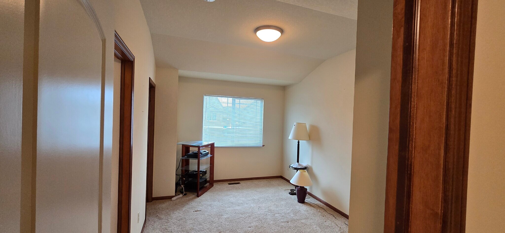 Building Photo - 823 SE Crossings Ln