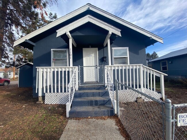Primary Photo - 3 Bedroom 1 Bath Home