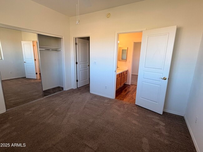 Building Photo - 13450 N Mountainside Dr