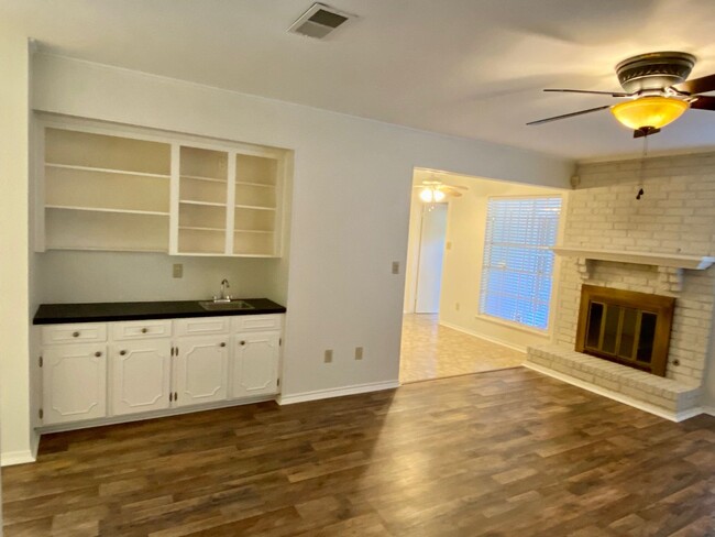 Building Photo - Shreveport LA 71115 - 3 br 2.5 ba townhome...