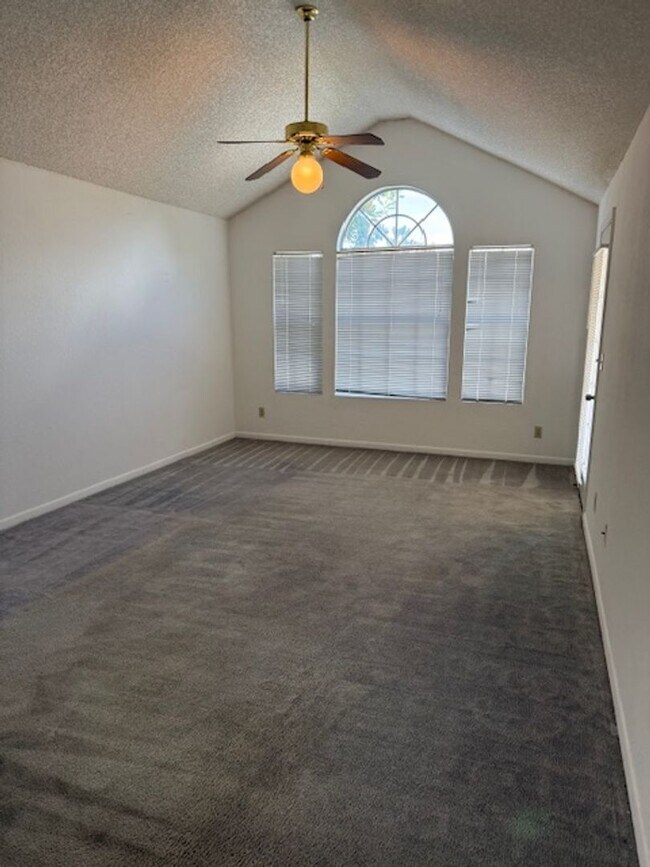 Building Photo - Lexington Place - 0234