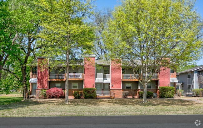 Building Photo - 605 W Benton St