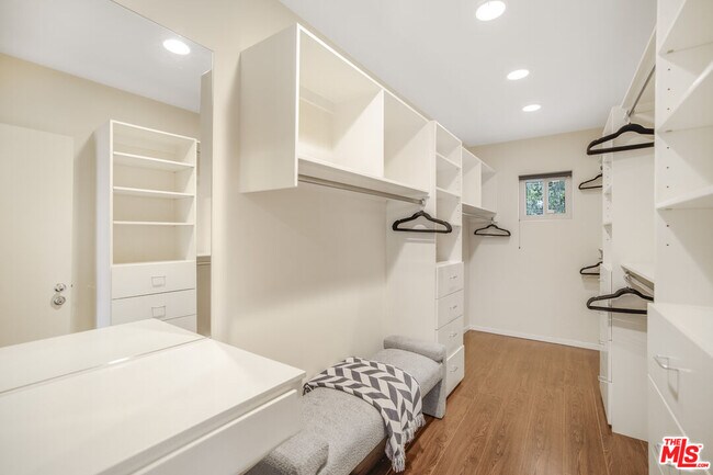 Building Photo - 8507 Franklin Ave