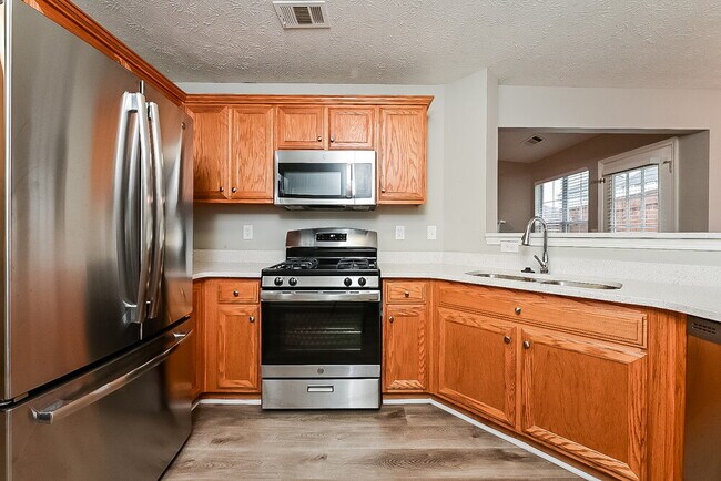 Building Photo - 1025 Borrington Ln