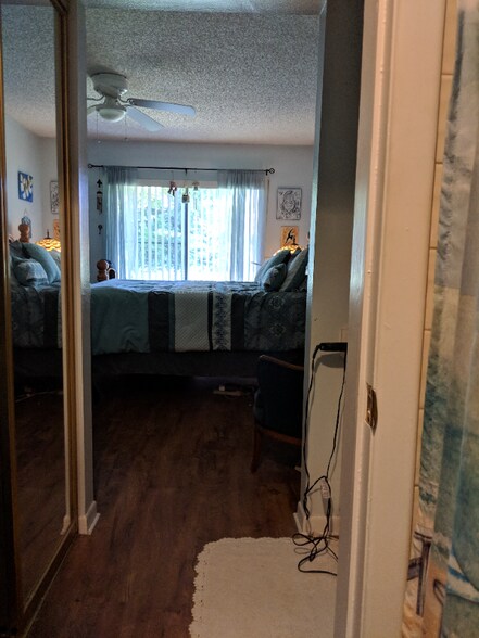 Building Photo - 1320 Daffodil Pl