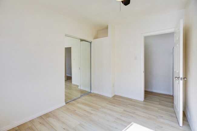 Building Photo - 3659 6th Ave