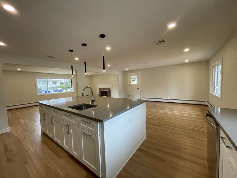 Building Photo - 46 Woodcliff Rd