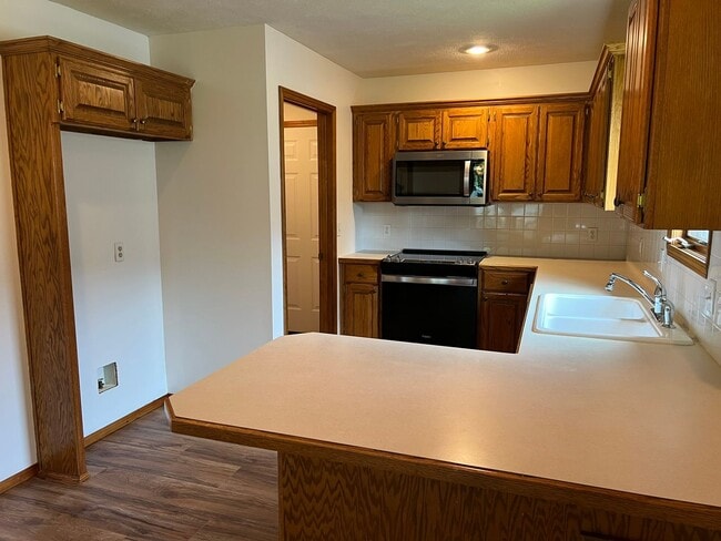 Building Photo - 3 Bed / 2 Bath in heart of Springfield