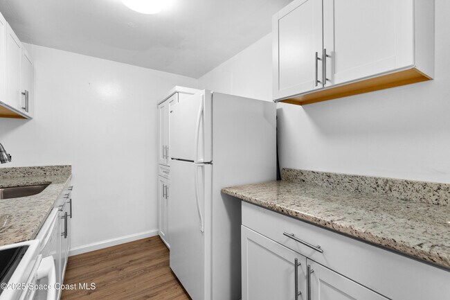 Building Photo - 55 Sea Park Blvd