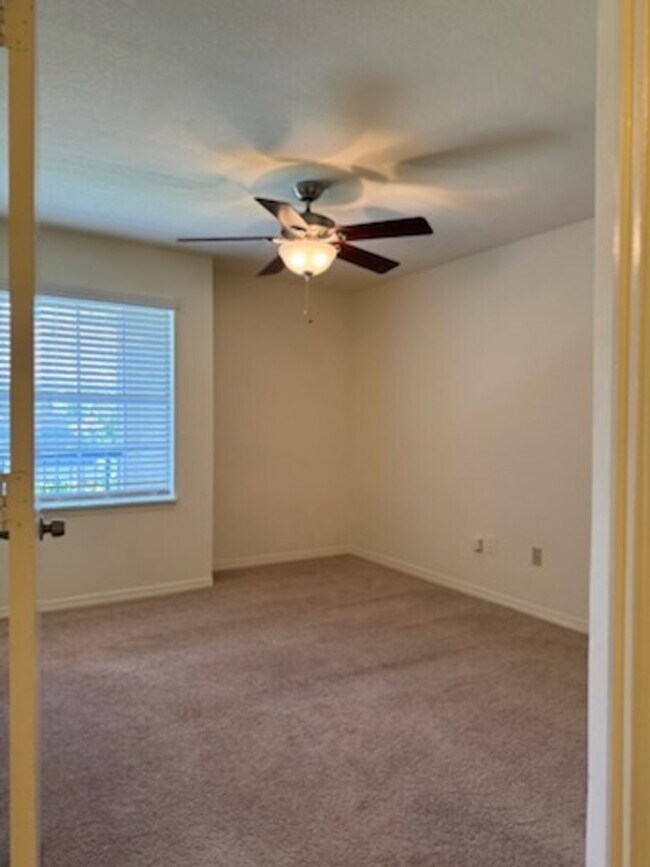 Building Photo - 7270 Westpointe Blvd