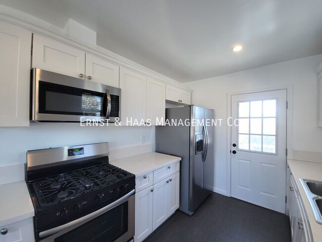 Building Photo - Renovated 1 Bedroom Apartment in Lakewood ...