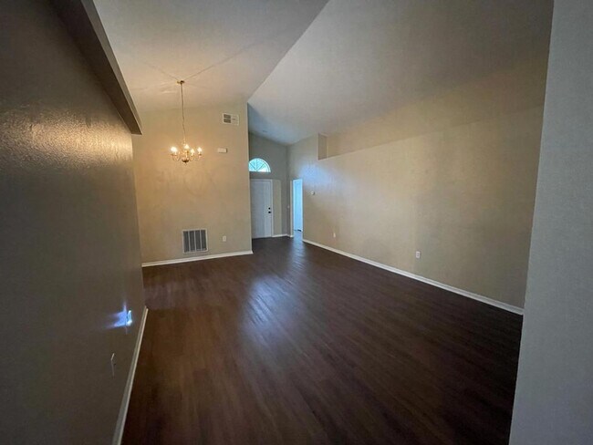 Building Photo - AVAILABLE NOW