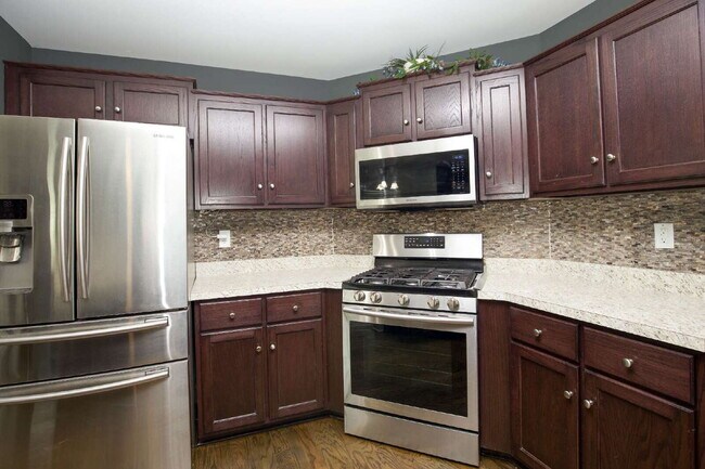 Building Photo - *Lease Special!* Fiber optic internet incl...