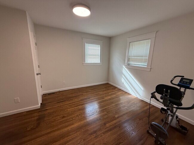 Building Photo - 89 Clapp St