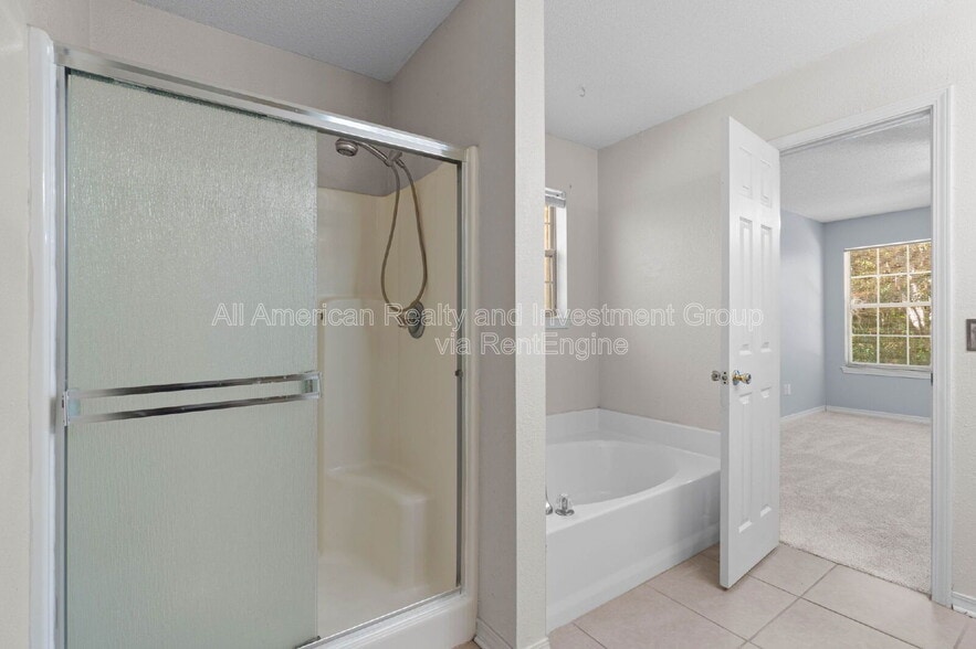 Building Photo - 2254 Calle De Cantabria