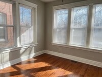 Building Photo - Newly Updated Two-Bedroom in Tower Grove South