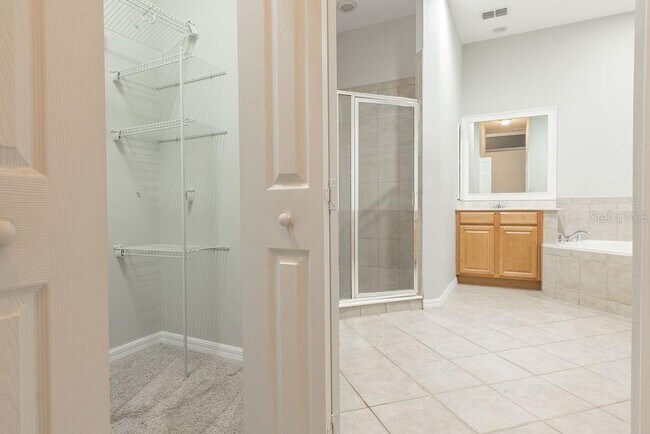 Building Photo - 421 Holly Fern Trl